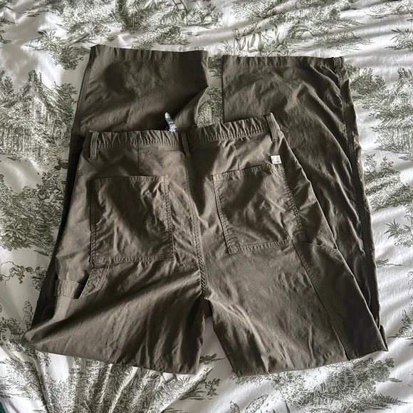 Vuori Cargo Pants - Picture 2 of 5